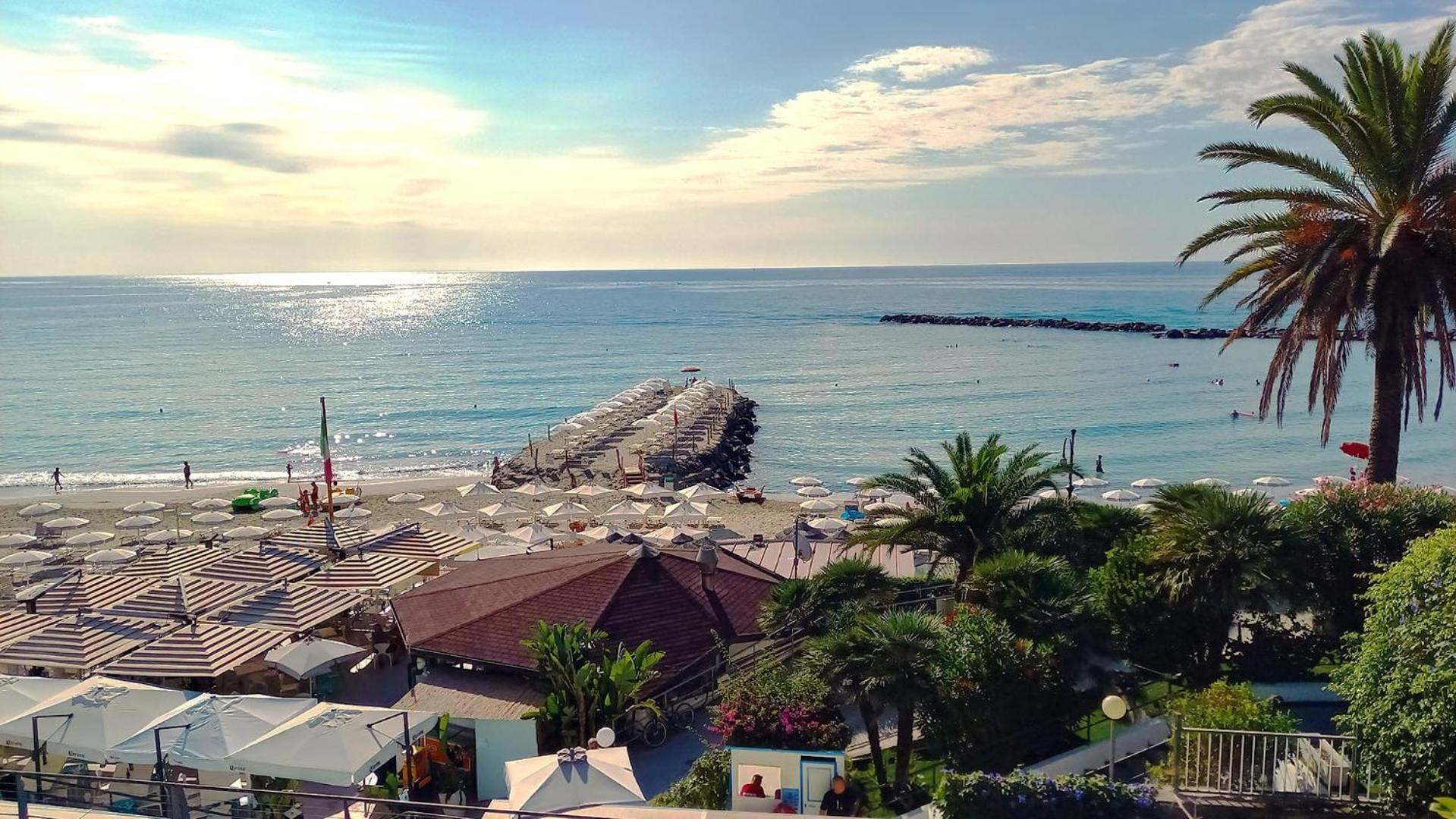 La Pace, Il Sole, Il Mare - Sanremo Casa Indipendente Vista Mare, Posto Auto Privato, Ampio Spazio Esterno Attrezzato, A Pochi Minuti Dalle Spiagge Zewnętrze zdjęcie