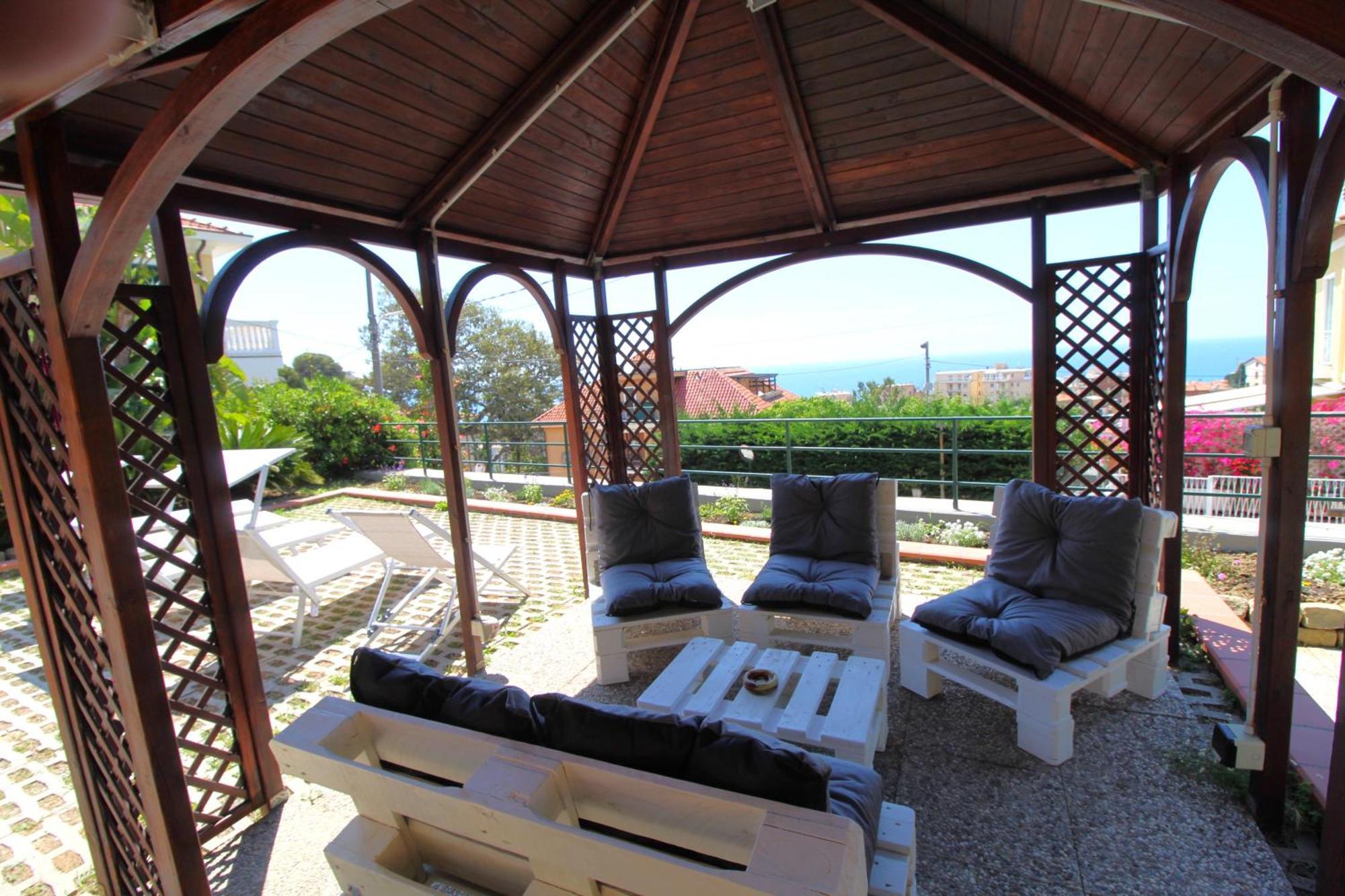 La Pace, Il Sole, Il Mare - Sanremo Casa Indipendente Vista Mare, Posto Auto Privato, Ampio Spazio Esterno Attrezzato, A Pochi Minuti Dalle Spiagge Zewnętrze zdjęcie