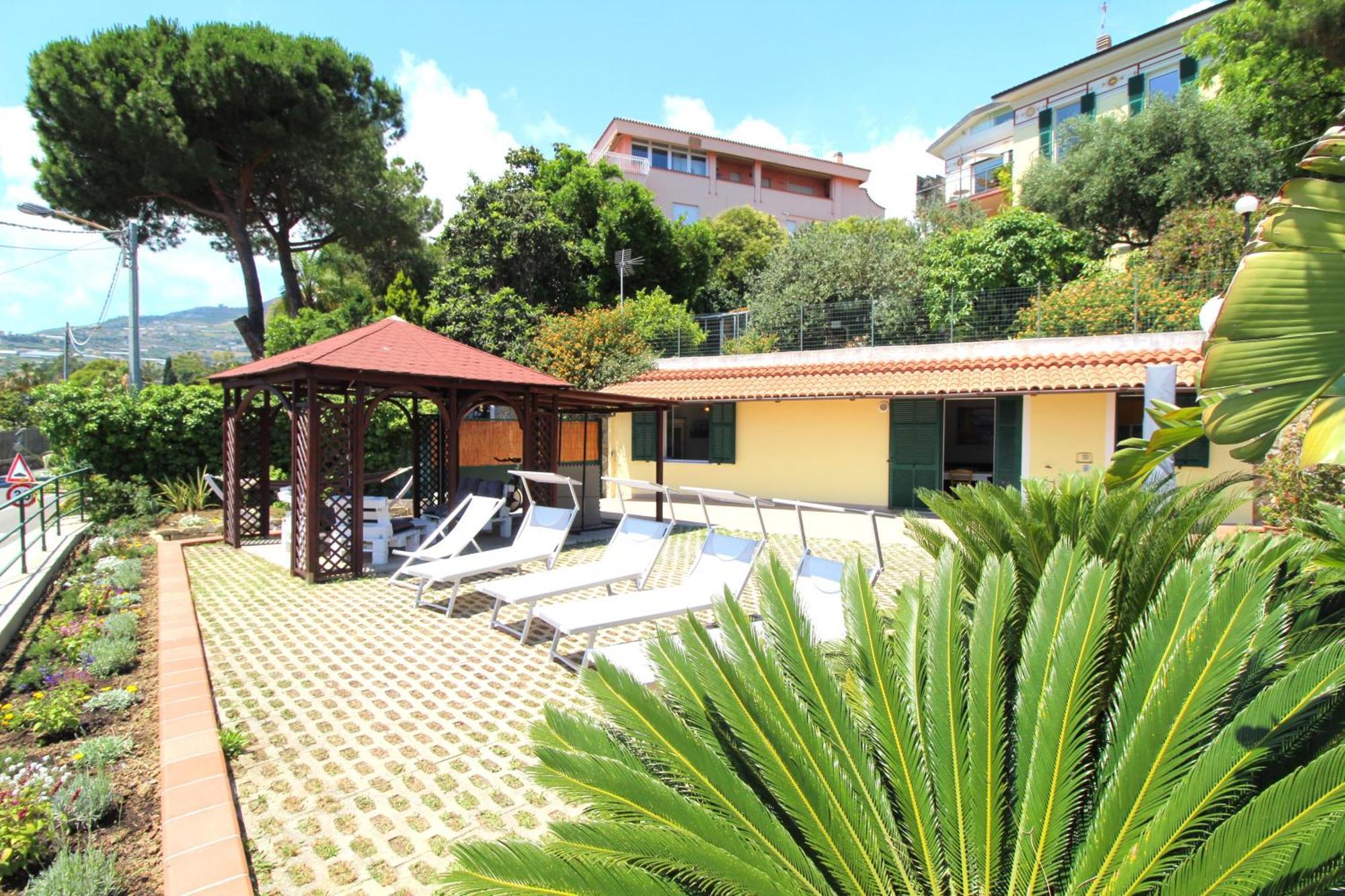 La Pace, Il Sole, Il Mare - Sanremo Casa Indipendente Vista Mare, Posto Auto Privato, Ampio Spazio Esterno Attrezzato, A Pochi Minuti Dalle Spiagge Zewnętrze zdjęcie